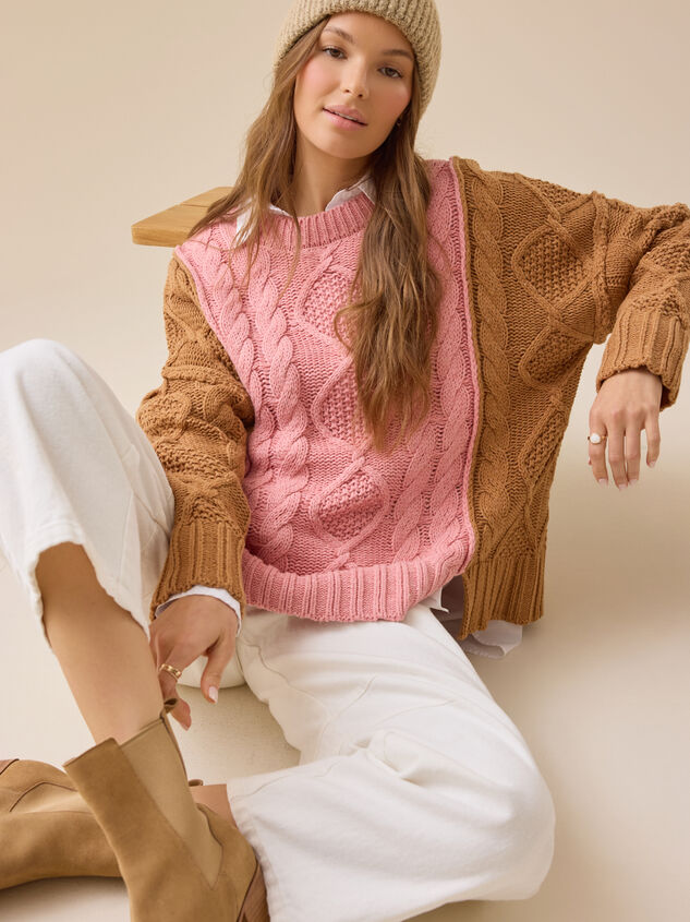 Emmaline Oversized Sweater Detail 2 - TULLABEE