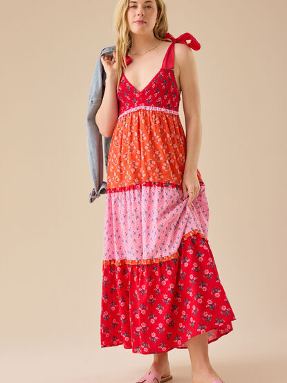 Kourtney Floral Tiered Maxi Dress - TULLABEE