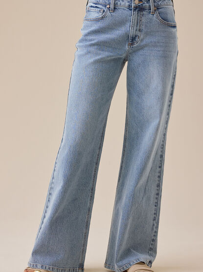 Reed Straight Leg Jeans - TULLABEE