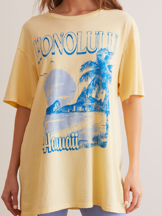 Honolulu Oversized Graphic Tee Detail 4 - TULLABEE