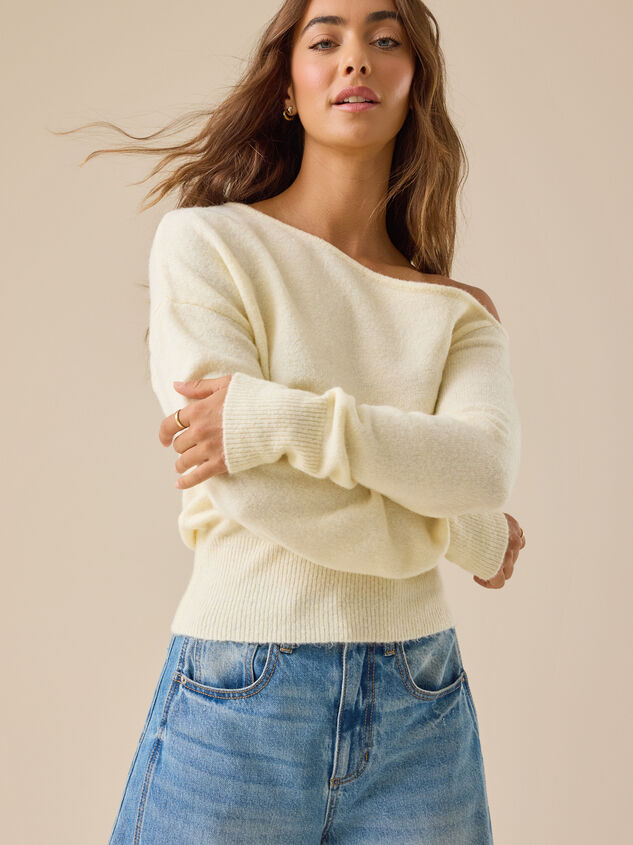 Kinsley Asymmetrical Knit Sweater Detail 6 - TULLABEE