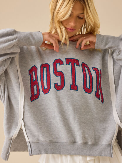 Boston Oversized Pullover - TULLABEE