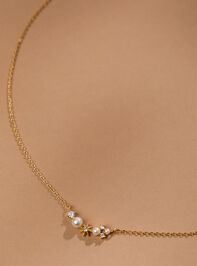 18K Gold Pearl Cluster Necklace Detail 2 - TULLABEE