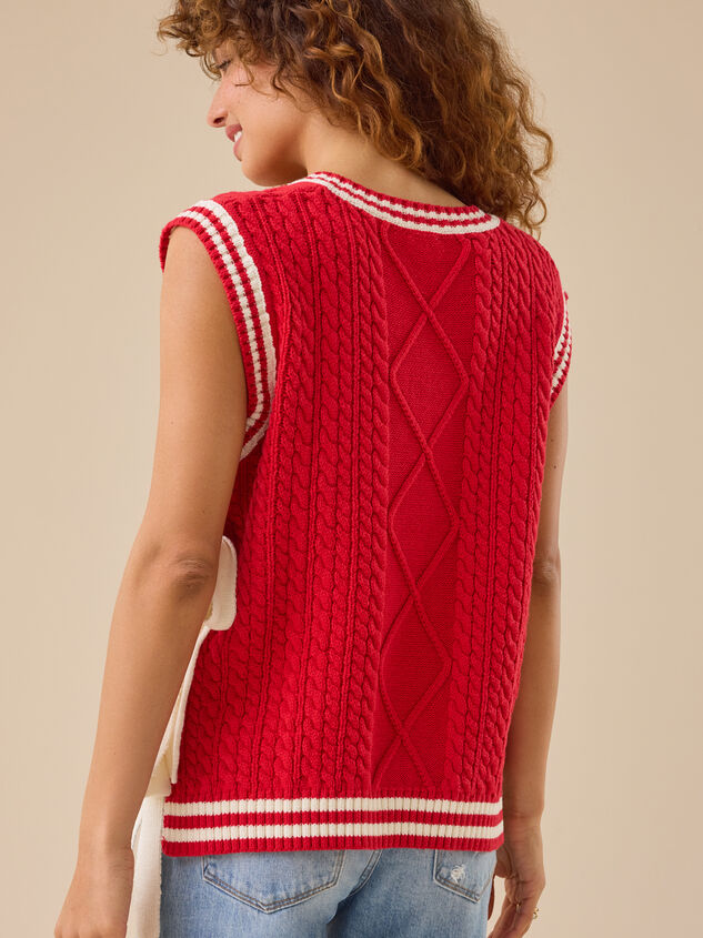 Tilly V-Neck Sweater Vest Detail 5 - TULLABEE