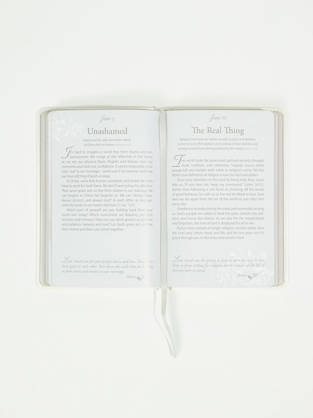 366 Devotions for Couples Detail 2 - TULLABEE