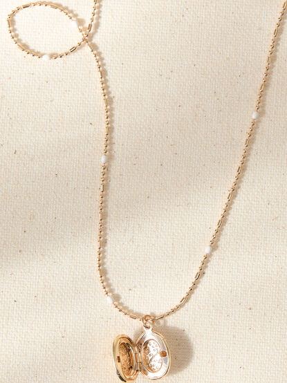 Floral Pendant Pearl Locket - TULLABEE