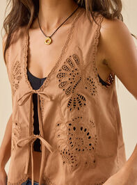 Jace Eyelet Vest Detail 3 - TULLABEE