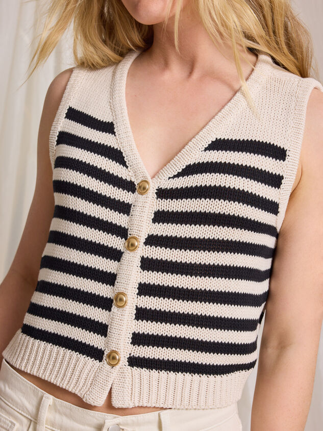 Murphy V-Neck Vest Detail 3 - TULLABEE