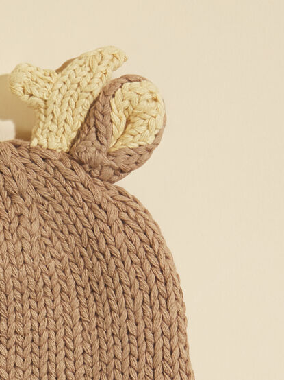 Deer Tassel Beanie - TULLABEE