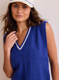 Varsity V-Neck Vest Detail 2 - TULLABEE
