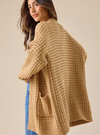 Hadley Oversize Waffle Cardigan Detail 5 - TULLABEE
