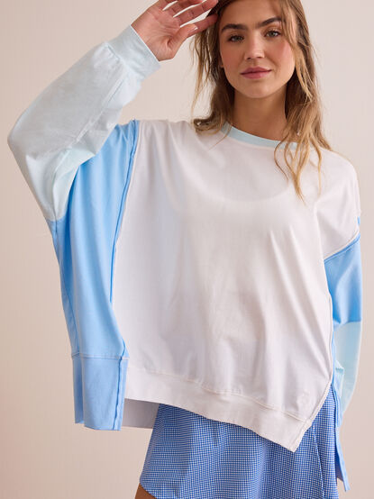 Stay Fit Stitched Crewneck - TULLABEE