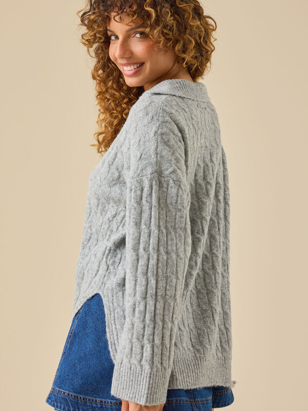 Alaiya Oversize Cable Sweater Detail 5 - TULLABEE
