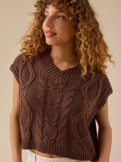 Rowlan Cable Knit Vest - TULLABEE