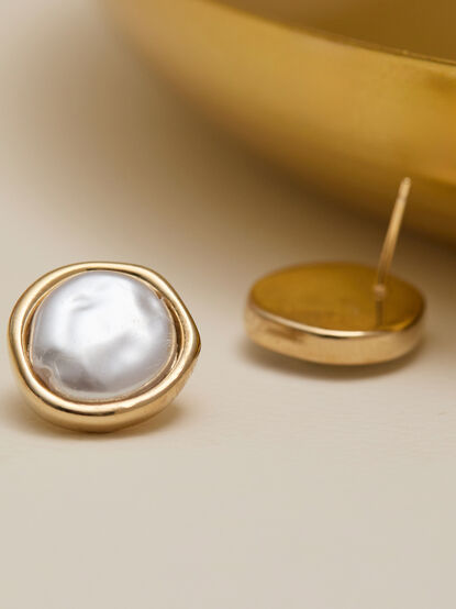 Pearl Gold Line Earring - TULLABEE
