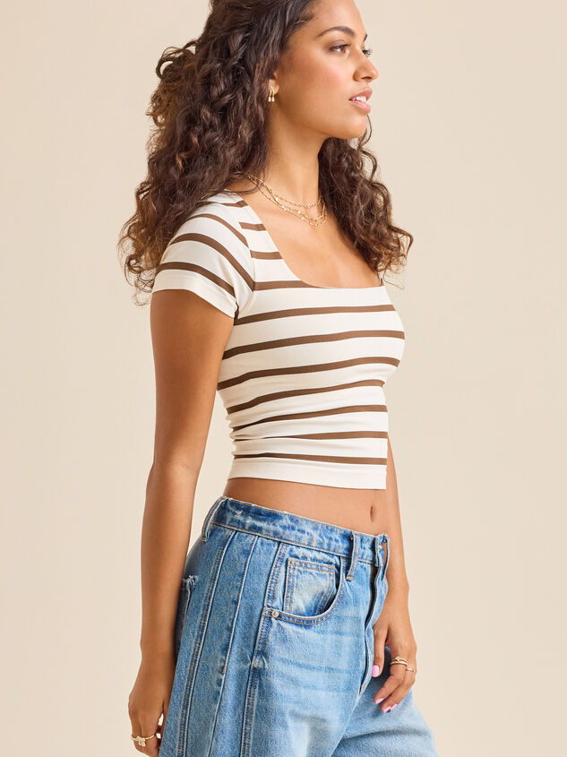 Everyday Seamless Striped Top Detail 3 - TULLABEE