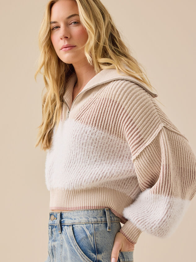 Aria Quarter Zip Pullover Detail 3 - TULLABEE