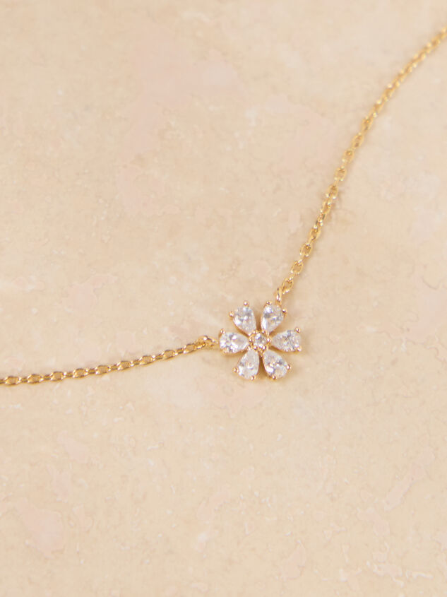 Wren 18k Flower Charm Necklace Detail 3 - TULLABEE