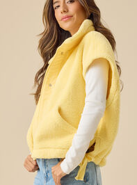 Nina Oversized Sherpa Vest Detail 3 - TULLABEE