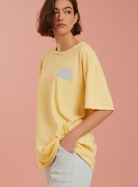Here Comes The Sun Graphic Tee Detail 4 - TULLABEE