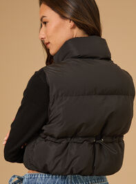 Nora Cropped Puffer Vest Detail 2 - TULLABEE