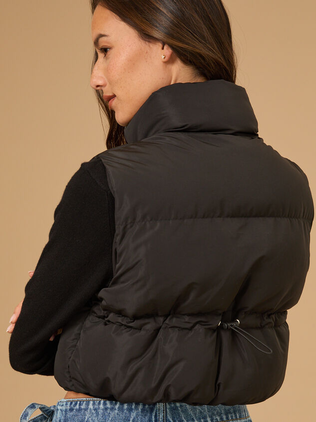 Nora Cropped Puffer Vest Detail 2 - TULLABEE