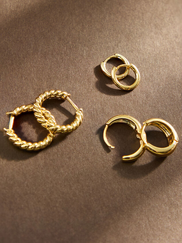 14k Gold Dipped Twist Earring Set Detail 2 - TULLABEE