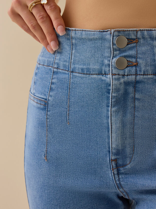 Noah Flared Jeans Detail 3 - TULLABEE