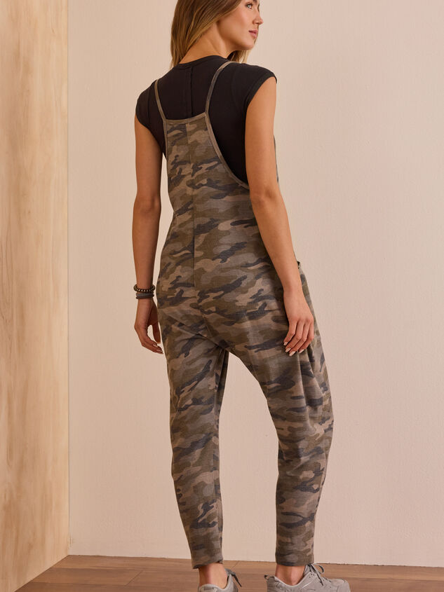 Hang Tough Camo Jumpsuit Detail 4 - TULLABEE