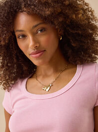 Hannah Ribbed Scoop Tee Detail 3 - TULLABEE
