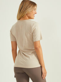 Mama Graphic Tee Detail 4 - TULLABEE