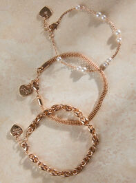 Belle Mesh Chain Bracelet Stack Detail 2 - TULLABEE