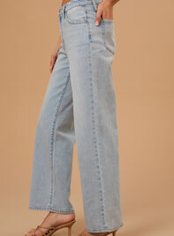 Melanie Straight Leg Jeans Detail 4 - TULLABEE