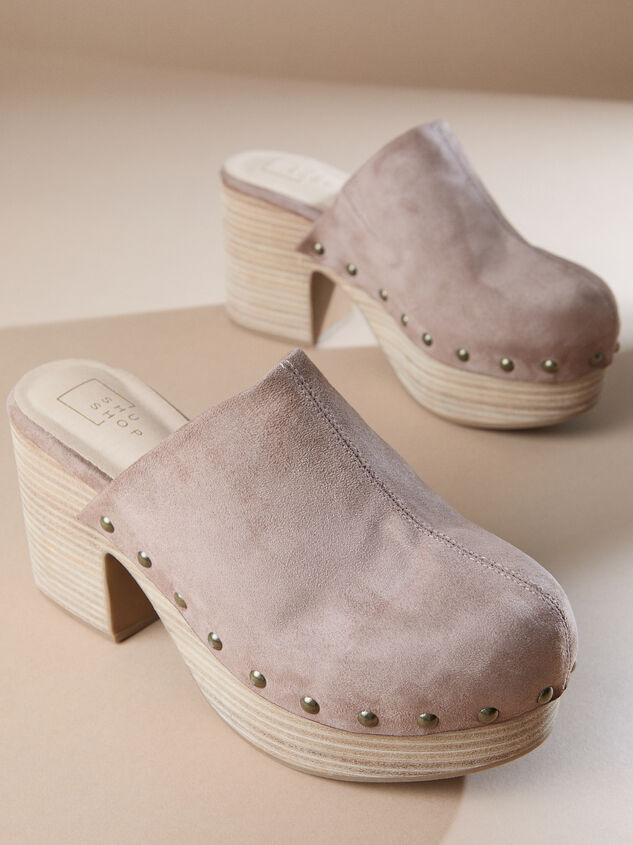 Gigi Platform Heels Detail 3 - TULLABEE