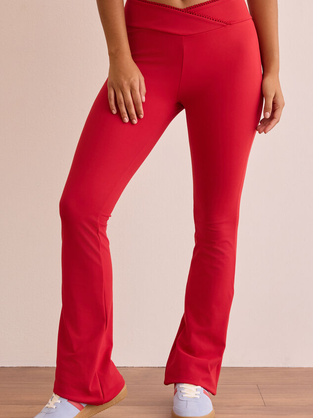Fast Break Flare Leggings Detail 4 - TULLABEE