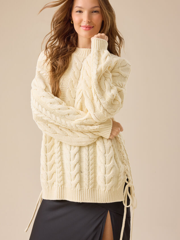 Bonnie Cable-Knit Sweater - TULLABEE