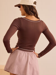 Power Move Fitted Top Detail 4 - TULLABEE