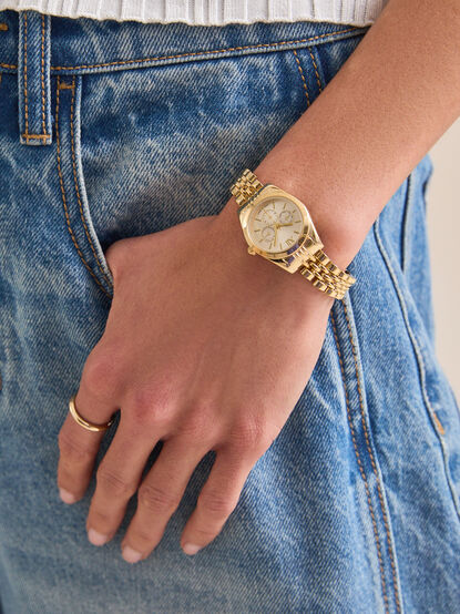 Stainless Steel Link Round Face Watch - TULLABEE