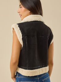 Tilly Sherpa Vest Detail 5 - TULLABEE