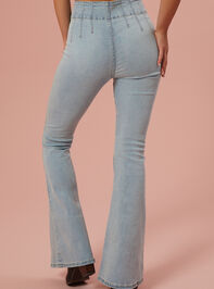 Lexi Flare Jeans Detail 5 - TULLABEE