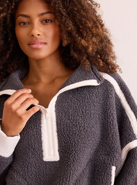 Sprint Sherpa Quarter Zip Detail 4 - TULLABEE