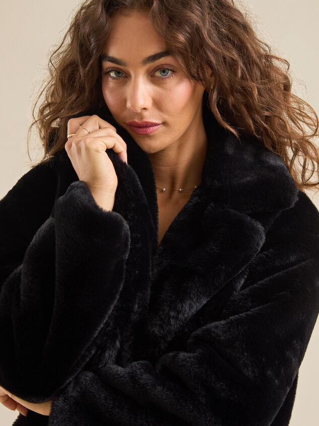 Jamie Collard Fur Jacket Detail 2 - TULLABEE