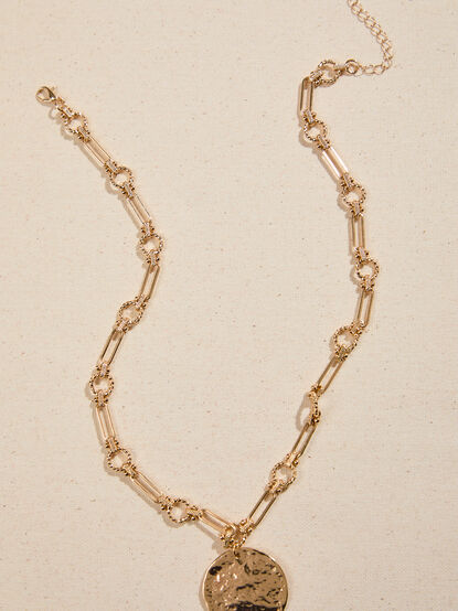 Martha Hammered Coin Statement Necklace - TULLABEE