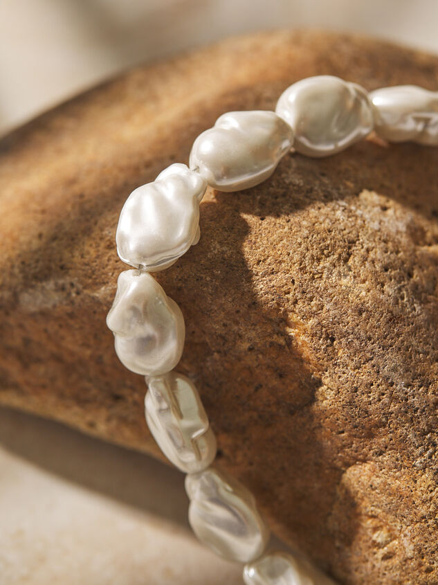 Baroque Pearl Choker Detail 3 - TULLABEE