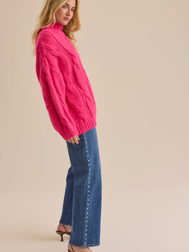 Lucie Oversized Cable Knit Sweater Detail 4 - TULLABEE