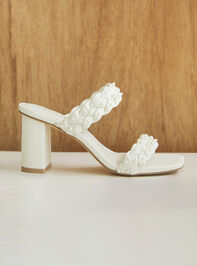 Carla Pearl Heels Detail 3 - TULLABEE