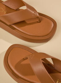 Malle Chunky Flip Flop Detail 2 - TULLABEE