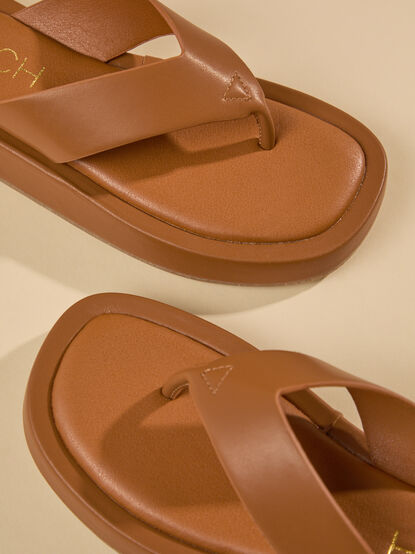 Malle Chunky Flip Flop - TULLABEE