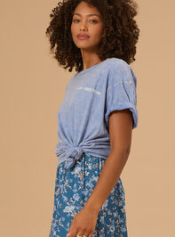 Faith Over Fear Graphic Tee Detail 3 - TULLABEE