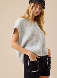 Bryton Oversized Sweater Vest Detail 3 - TULLABEE